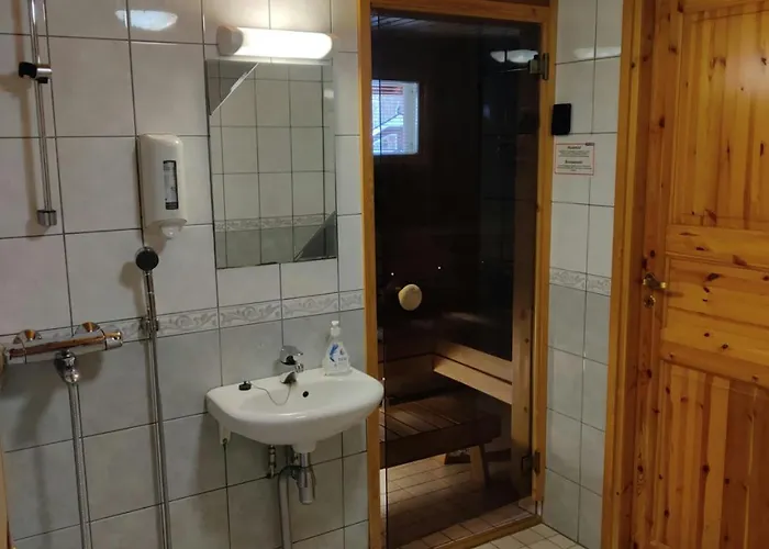 Spacious For 8 With Sauna